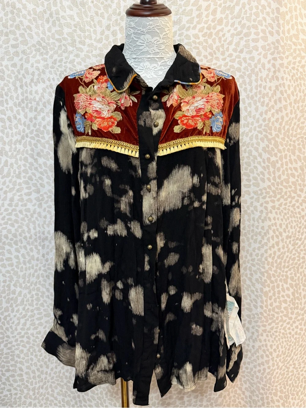 Aratta Black Tie-Dye Chic Western StyleButton-Down Shirt with Floral Yoke